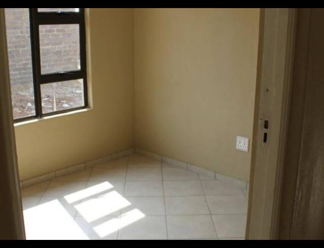 3 BEDROOM HOUSE FOR SALE IN CRYSTAL PARK